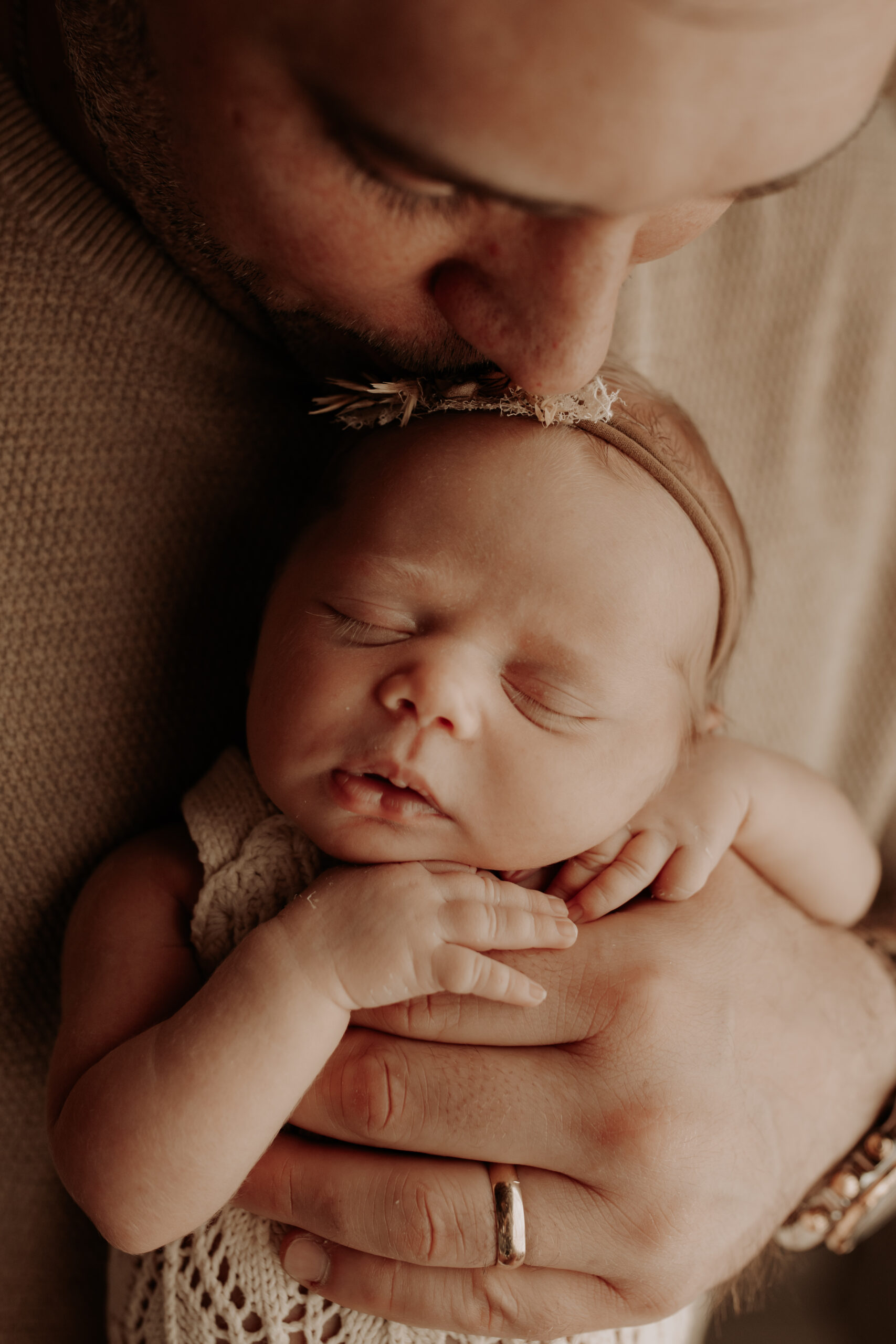 ungestellte Neugeborenenfotos Familienmoment NRW